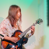 Cecilia REI ギタリスト ソロギター 大阪 ギター講師