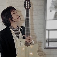 Cecilia REI ギタリスト ソロギター 大阪 ギター講師