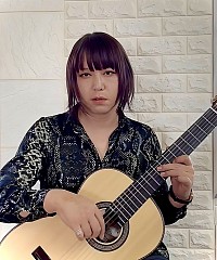 Cecilia REI ギタリスト ソロギター 大阪 ギター講師